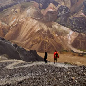 Two people exploring the highlands of Iceland.