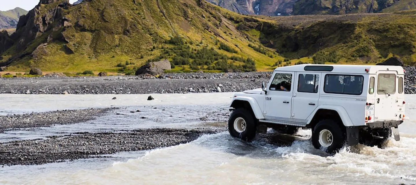 Drive a super jeep in Thorsmörk.